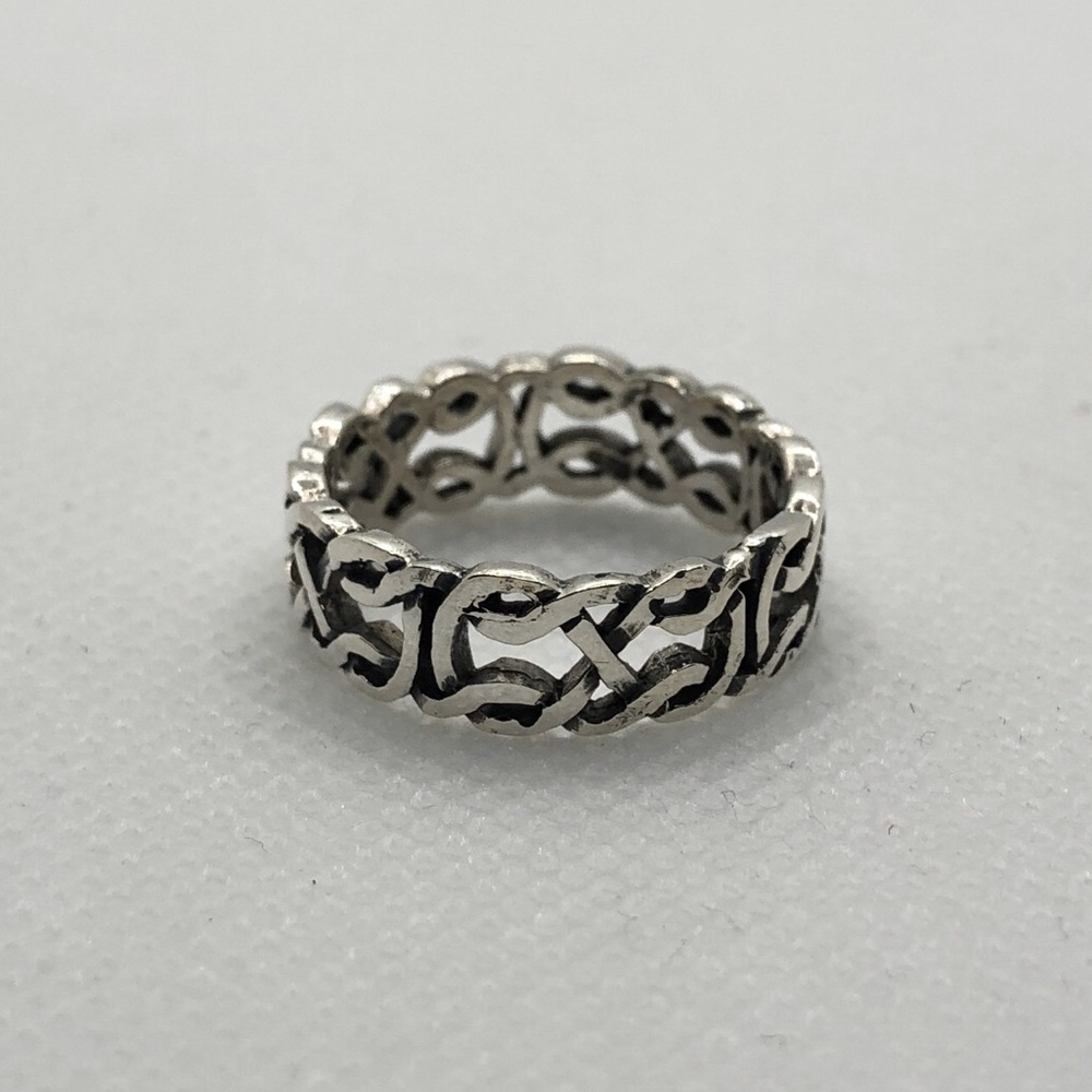 .925 Celtic Knot Band